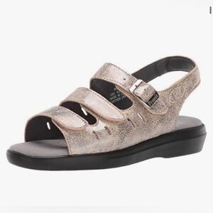 PROPET NWT Breeze Walker~ Pewter Pearl